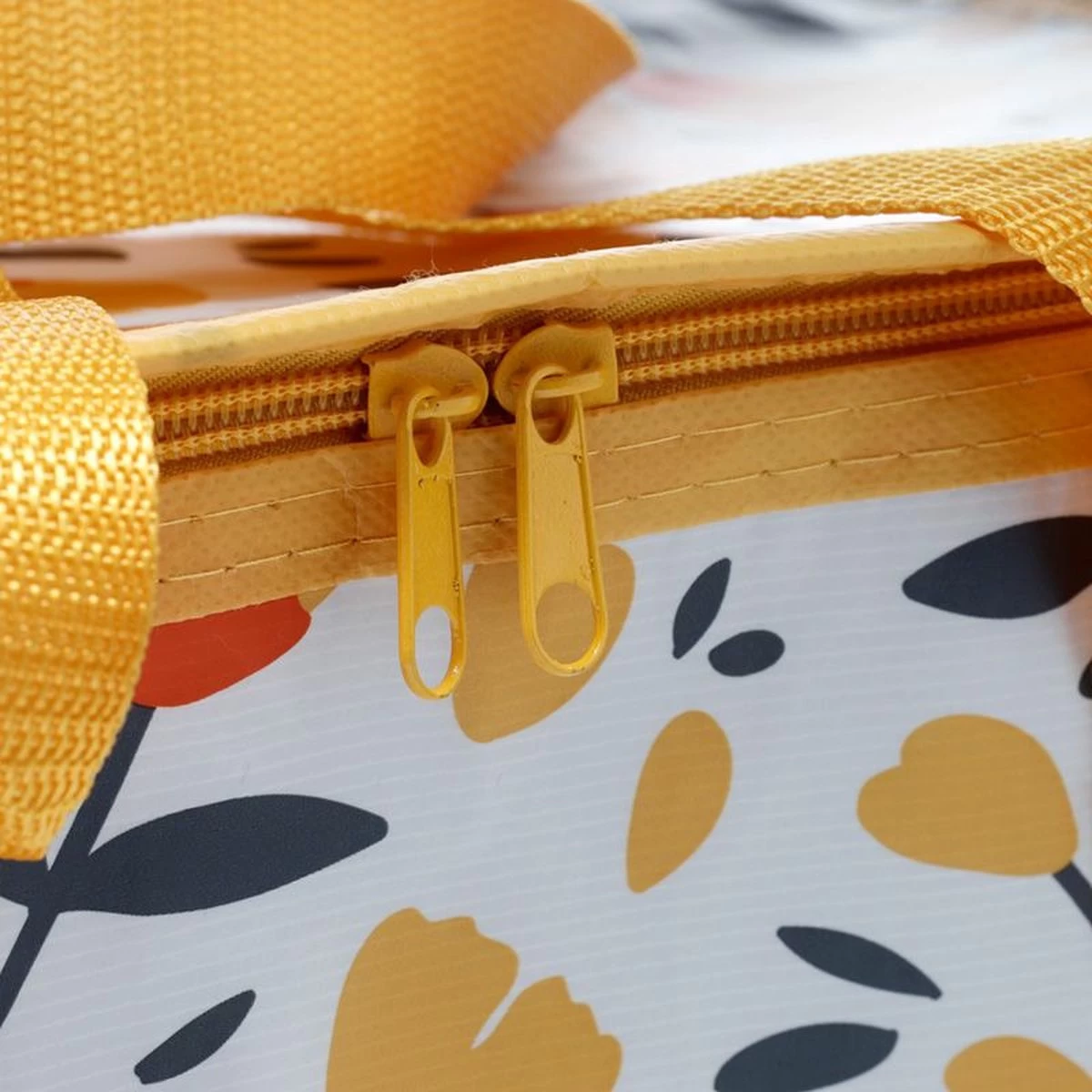 Kleine Lunch/sixpack Koeltas - Boterbloem Print - 20 X 30 Cm - 12 L - Afbeelding 3